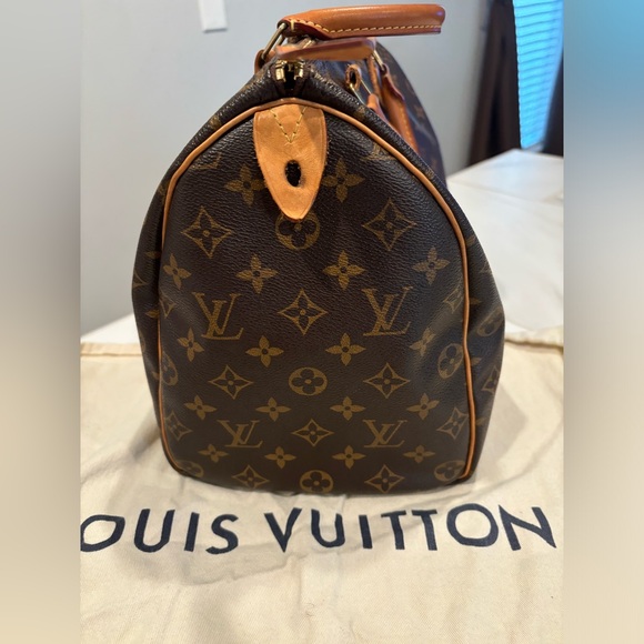 ⭐️ Authentic Louis Vuitton Speedy 35 in Monogram ⭐️ - Picture 2 of 11